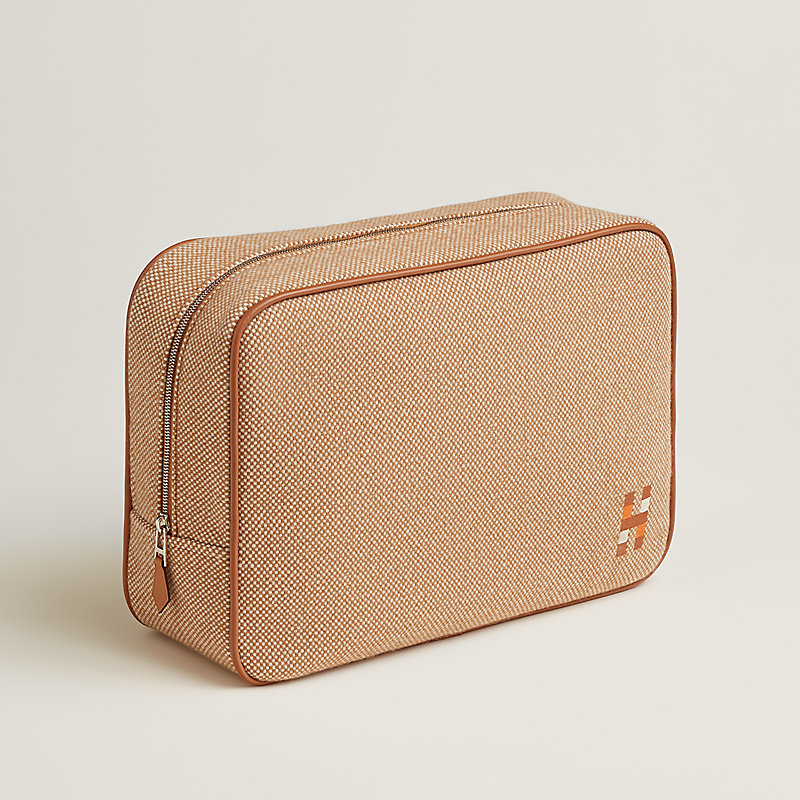 HERMES ポーチ　シャピートルH キャヴァリエ　グレー　未使用 ポーチ 《シャピートルH・キャヴァリエ》刺繍入り GM - ベージュ